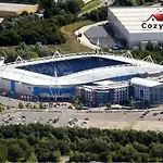 Charming 2 Bed 2 Bath Flat & Parking By Cozynest