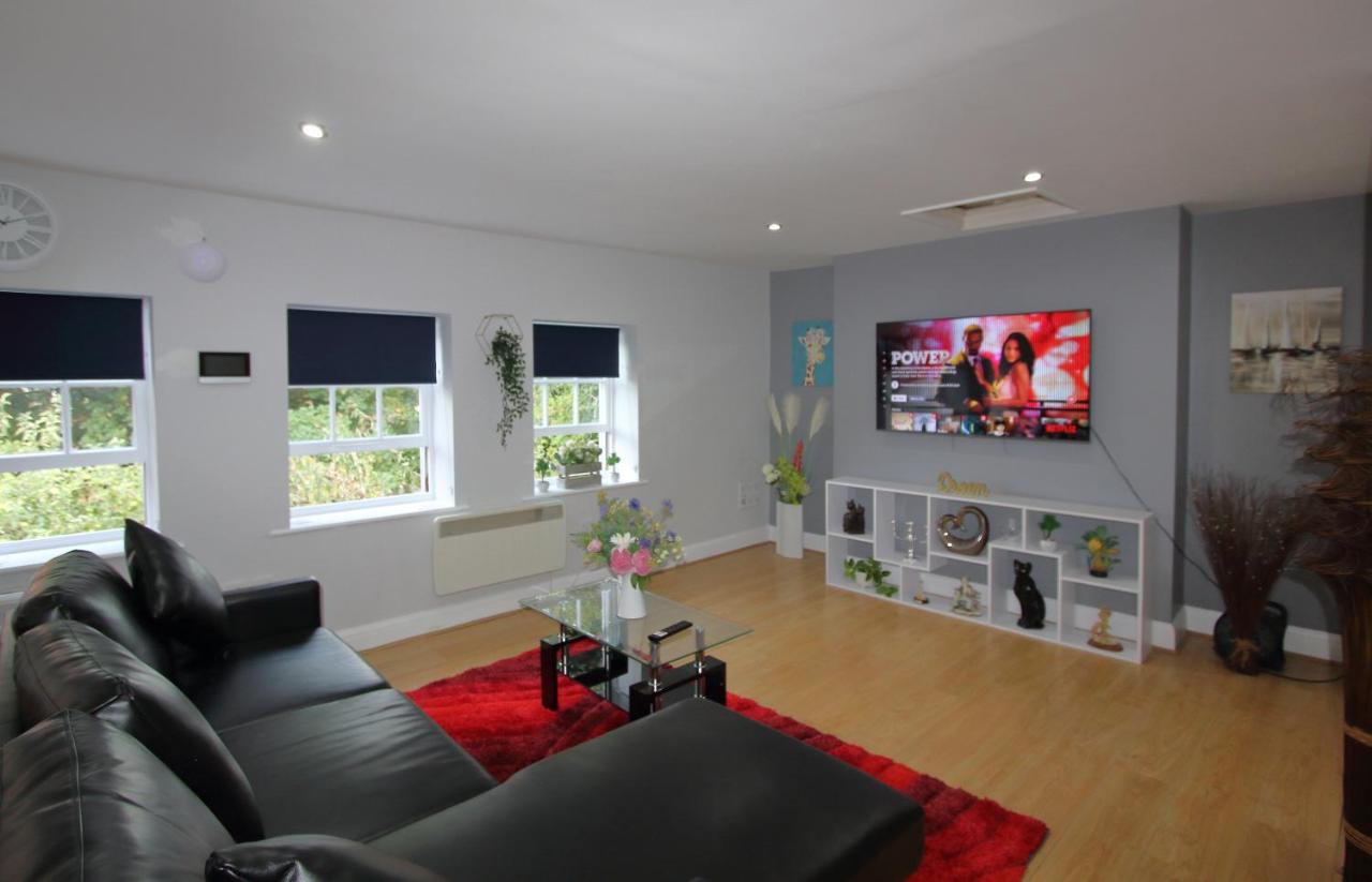 Apartment Charming 2 Bed 2 Bath Flat & Parking By Cozynest *