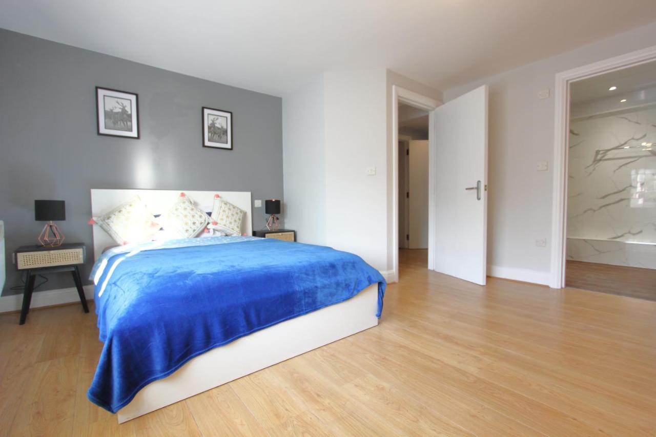 Apartment Charming 2 Bed 2 Bath Flat & Parking By Cozynest