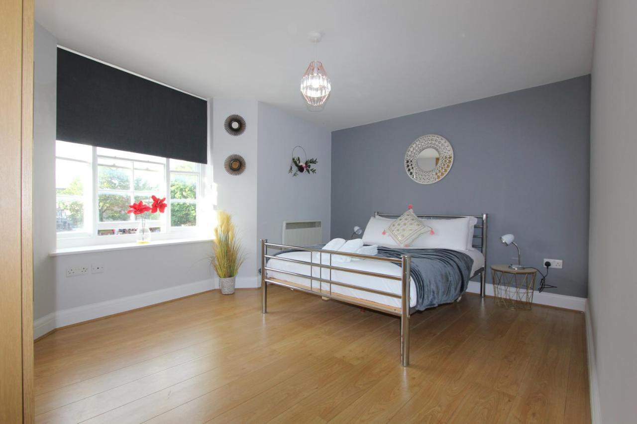 Apartment Charming 2 Bed 2 Bath Flat & Parking By Cozynest