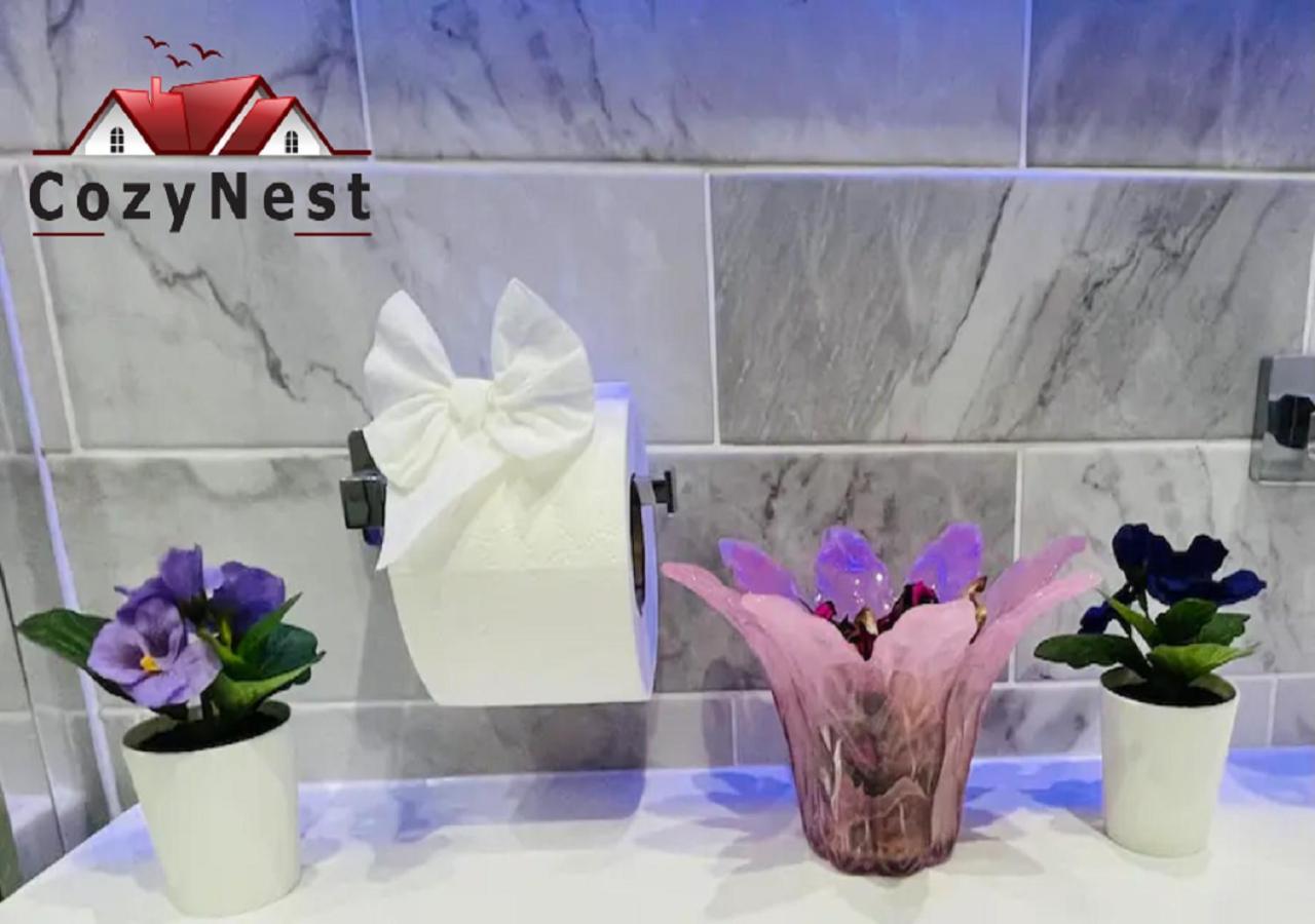 Apartment Charming 2 Bed 2 Bath Flat & Parking By Cozynest